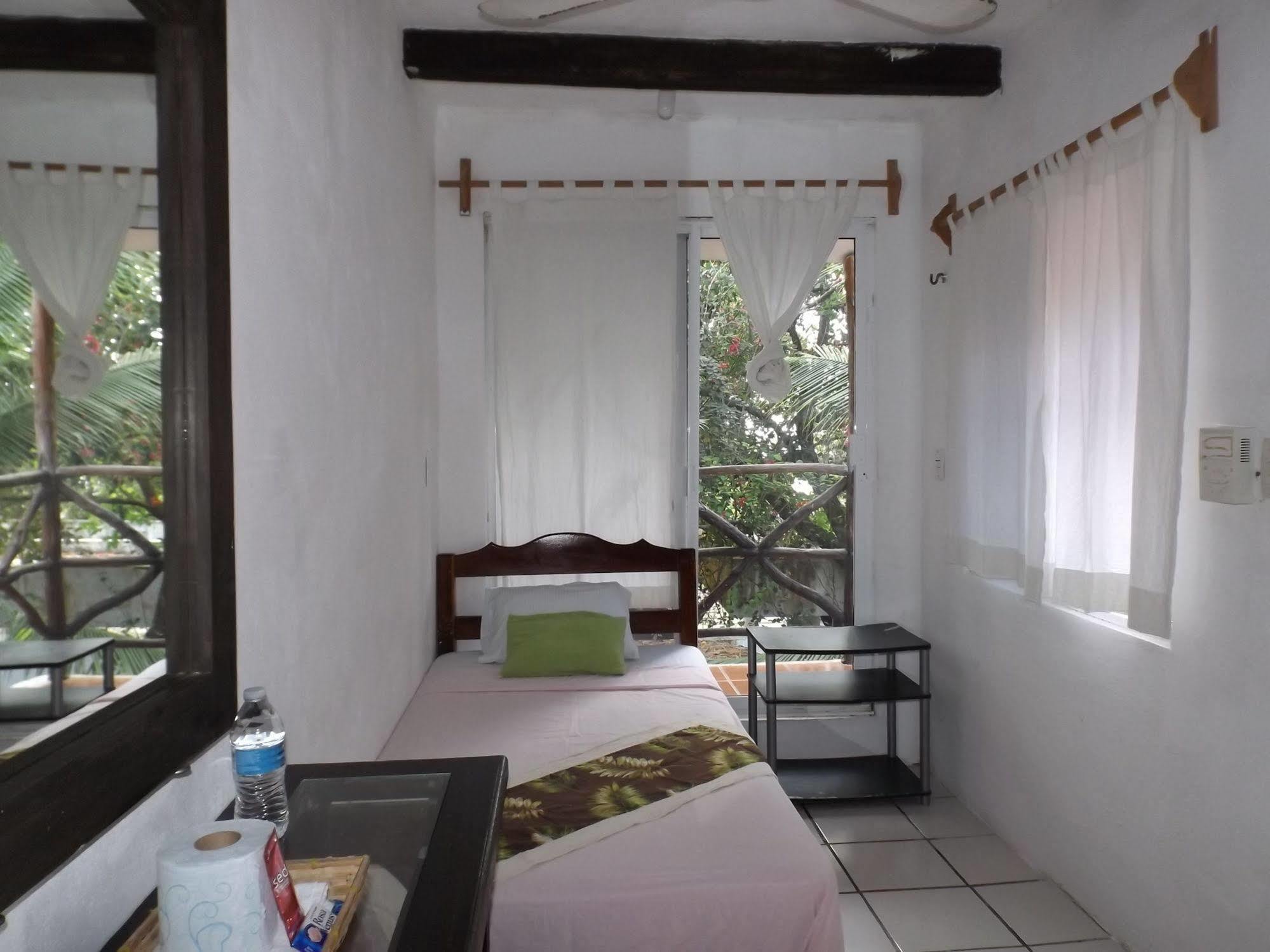 Nido Del Quetzal Hotel Bacalar Exterior photo